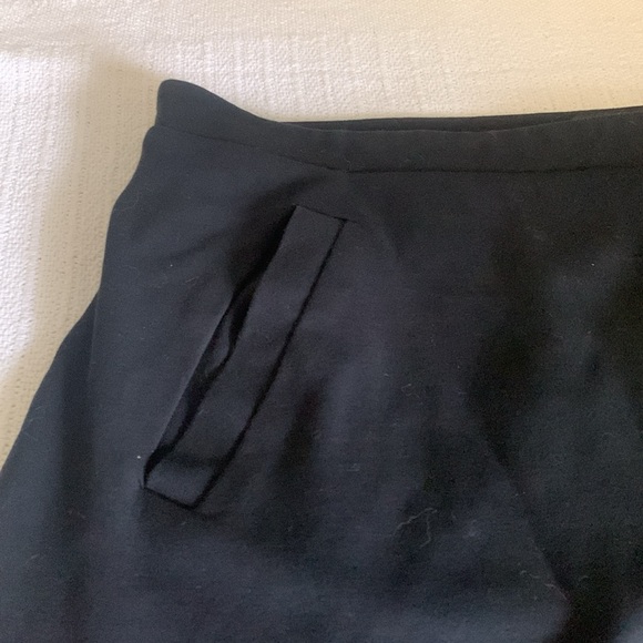 Banana Republic Size 14 Black Shirt with Cutout Detail & Pockets - Picture 2 of 7